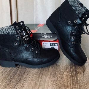 Arizona Yetta Block Heel Lace Up Boots